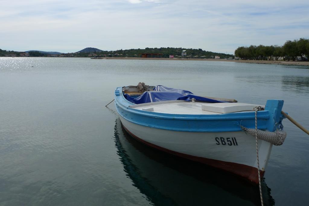 Apartments Vodice Srima 部屋 写真